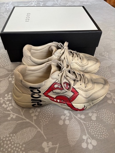 GUCCI スニーカー　リップ