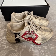 GUCCI スニーカー　リップ