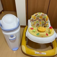 プーさん歩行器、オムツ用ゴミ箱の画像