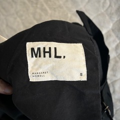 MHL 黒のパンツ