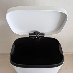 【お値下げ（3,000円→2,000円）】ニトリ　ペダルペール バゲット WH(30L)の画像