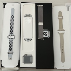 Apple Watch SE Nike(第一世代)フルセット＋ベージュバンド＋MagSafeデュアル充電器の画像