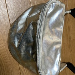 ウエストバッグ　シルバーの画像