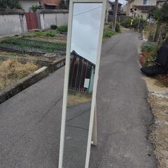 スリムな姿見