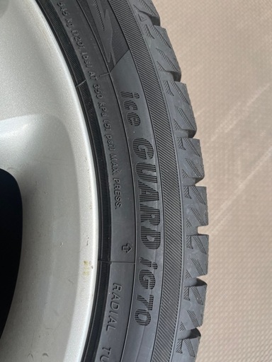 iceGUARD7 iG70 215/45R17 （ワンシーズンのみ使用）