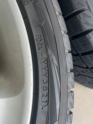 iceGUARD7 iG70 215/45R17 （ワンシーズンのみ使用）
