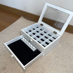 [値下げ,綺麗]✨白色 ジュエリーボックスの画像