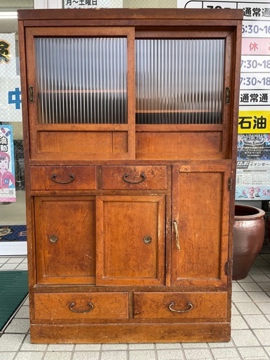 昔の食器棚\n