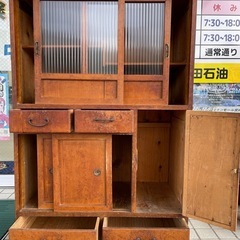 昔の食器棚
の画像