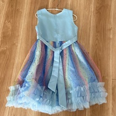 子供用ドレスの画像