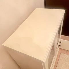 【美品】ディスプレイ　キャビネット　白　オフホワイト　ガラス　ホームサロン　 の画像