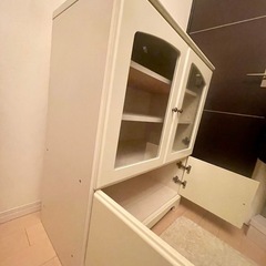 【美品】ディスプレイ　キャビネット　白　オフホワイト　ガラス　ホームサロン　 の画像