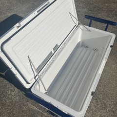 シマノ 大型クーラーボックス60Lの画像
