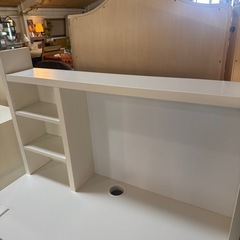 デスク　IKEAの画像
