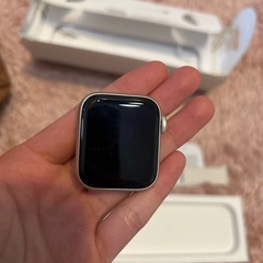 ほぼ未使用 アップルウォッチseの画像