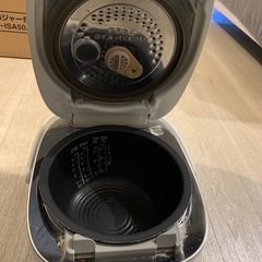 TOSHIBA 炊飯器(RC-10VQK)の画像