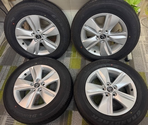 【新品】トヨタ純正ホイールタイヤセット　225/65R17