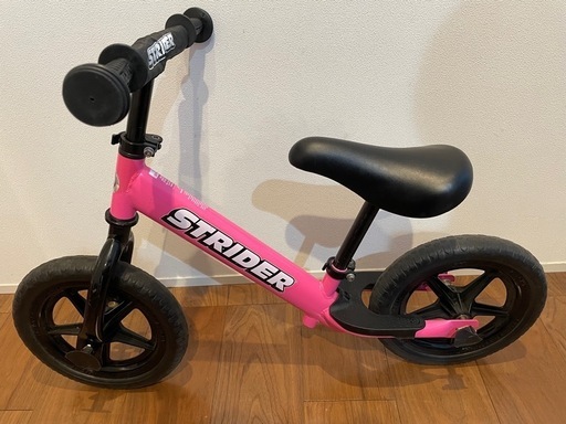 ストライダー　12インチ　ピンク