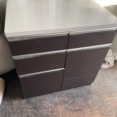 キッチンキャビネット