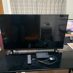 maxzen 4k対応テレビと外付けHDD
