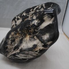 [1049]天然石　原石　置物　黒と白　鉱石　ひび割れあり　コレクションの画像