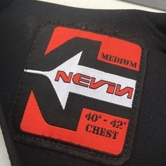 NEVIN ライフジャケット Mの画像