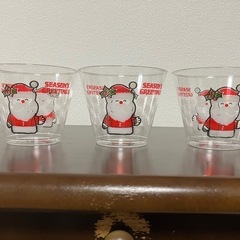 クリスマス皿とカップの画像