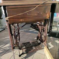 ジャノメ JANOME 足踏みミシン ミシン台 鉄脚  レトロ 古道具 インテリア 店舗什器 手芸 ヴィンテージ 現状品の画像