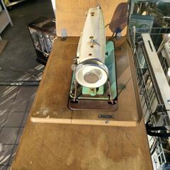 ジャノメ JANOME 足踏みミシン ミシン台 鉄脚  レトロ 古道具 インテリア 店舗什器 手芸 ヴィンテージ 現状品の画像