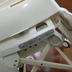 コンビ ハイローチェア  電動 オートスウィングの画像