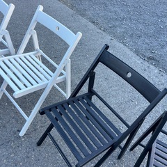 白売り切れ！黒のみ！一脚1800円 IKEA 折り畳み椅子 木製 アウトドア イス ガーデニング ウッド　　の画像