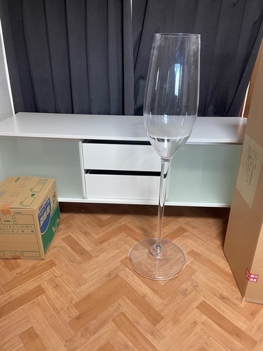 巨大ワイングラス