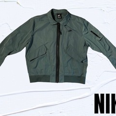 NIKE ジャンパー　アウターの画像