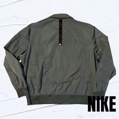 NIKE ジャンパー　アウターの画像