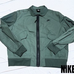 NIKE ジャンパー　アウター