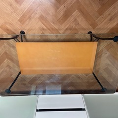 ガラステーブル