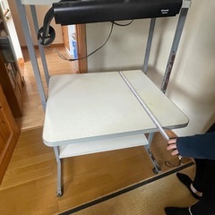 パソコンデスクですの画像