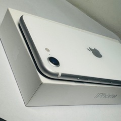 美品　iphoneSE2 64GB 新品電池SIMフリー
  の画像