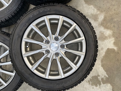 スタッドレスタイヤ16インチ