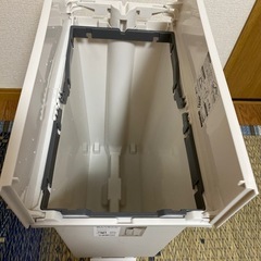 ゴミ箱 35L |  ペダル開閉式の画像