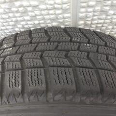 ｽﾀｯﾄﾞﾚｽ4本ｾｯﾄ(ﾎｲﾙ付)175 65R15 ｱｸｱで使用