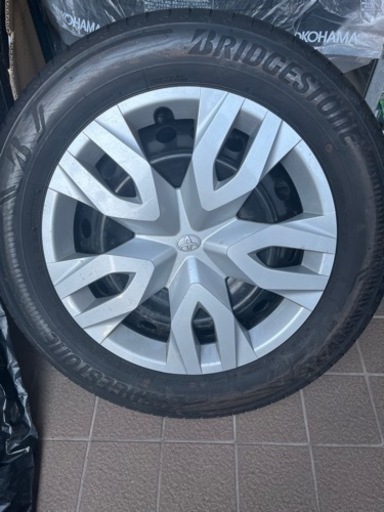 4本　215/60/17タイヤ＋スチールホイール＋ホイールキャップ アレンザ カローラクロス