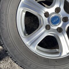 スタッドレスタイヤ ホイールセット　195/65R15