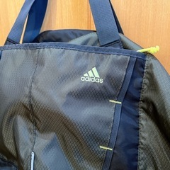 adidasアディダスボストンバッグの画像