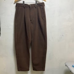 ストレートパンツ
