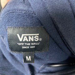 vans パーカーの画像
