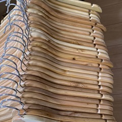 【取引済】ニトリ 木製ハンガー 30本の画像