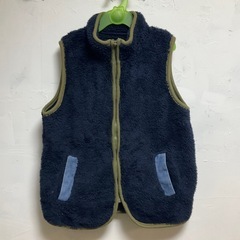 子供服　フリースベスト