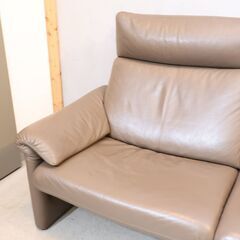 ドイツerpo(エルポ)社のMILANO(ミラノ) リクライニング 2人掛けソファです。上質な本革がモダンな印象の2Pソファはお部屋を洗練された印象に！重厚で存在感のあるレザーソファ♪の画像