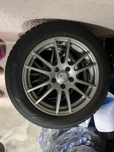 ヨコハマ付きのキレイなアルミホイール